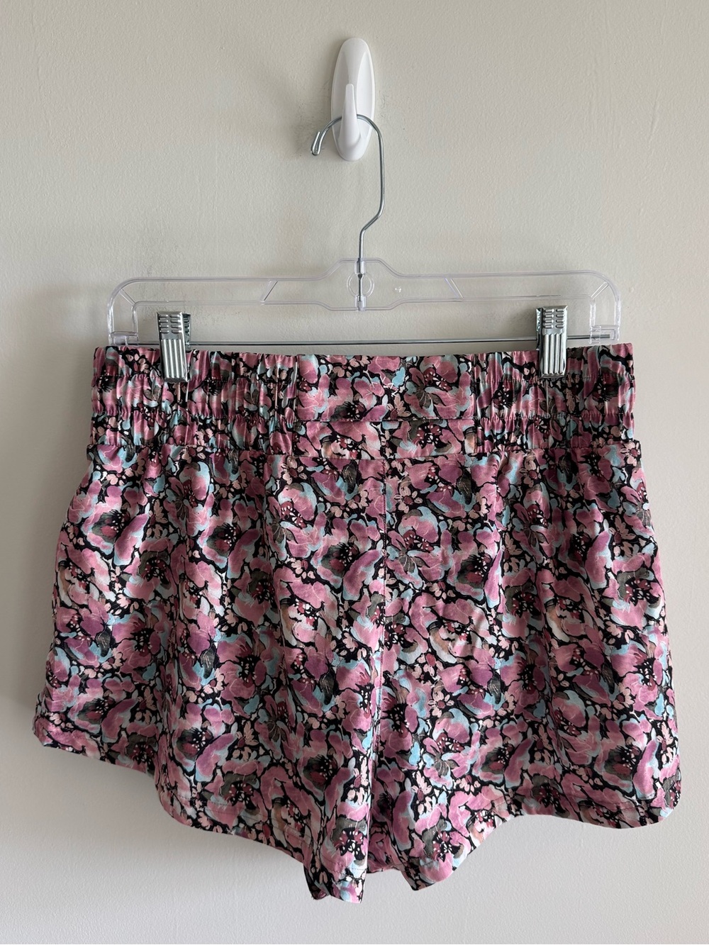 Varley Kallin Running Shorts - Picture 3 of 10